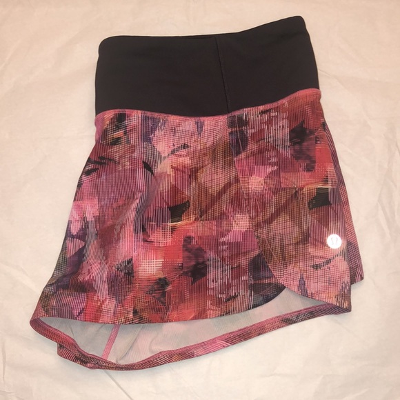 Lululemon 4” Speed Up Shorts in Sun Dazed Multi Pink/Super Dark, EUC. Size 10. - Picture 4 of 14